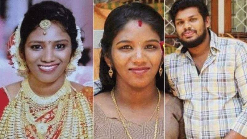 Kerala man kills wife with cobra...husband arrest