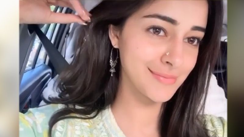 अनन्या पांडे ने ईद की मुबारकबाद देते हुए इंस्टाग्राम पर लिखा- सभी को ढेर सारा प्यार और बेहतरीन ऊर्जा मिले। 