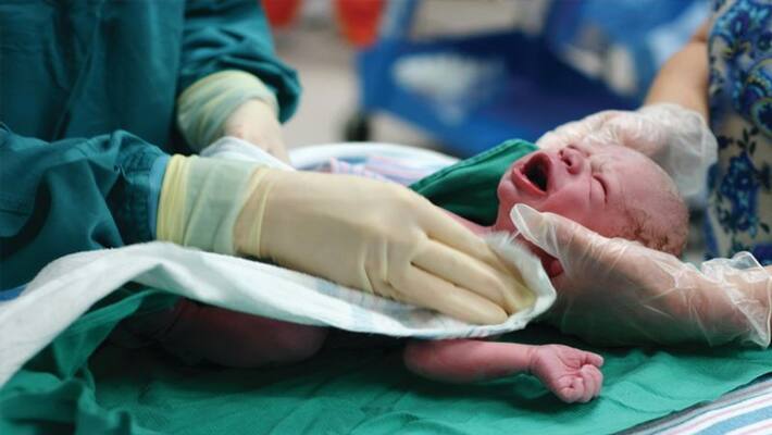 baby boy born inside PAL's inbound flight from dubai baby boy born inside PAL's inbound flight from dubai