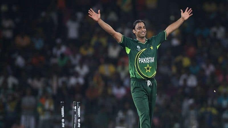 shoaib akhtar reminds he thought the england county batsman has died for his bouncer