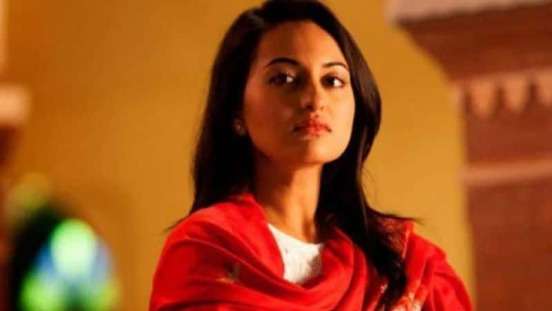Bollywood Sonakshi Sinha deactivates twitter to avoid trolling