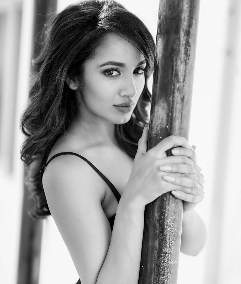 Tejaswimadivada 
