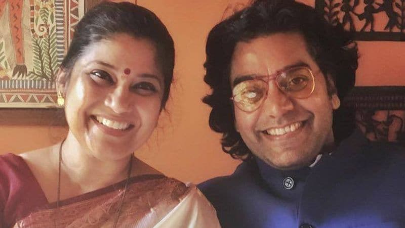 कपल की पहली मुलाकात डायरेक्टर हंसल मेहता की एक फिल्म की शूटिंग के दौरान हुई थी। इनकी मुलाकात सिंगर राजेश्वरी सचदेव ने कराई थी। उस वक्त तक आशुतोष तो रेणुका के बारे में थोड़ा-बहुत जानते थे, लेकिन रेणुका उनसे पूरी तरह अंजान थीं। पहली ही मुलाकात में रेणुका को देखते ही आशुतोष को प्यार हो गया था। 