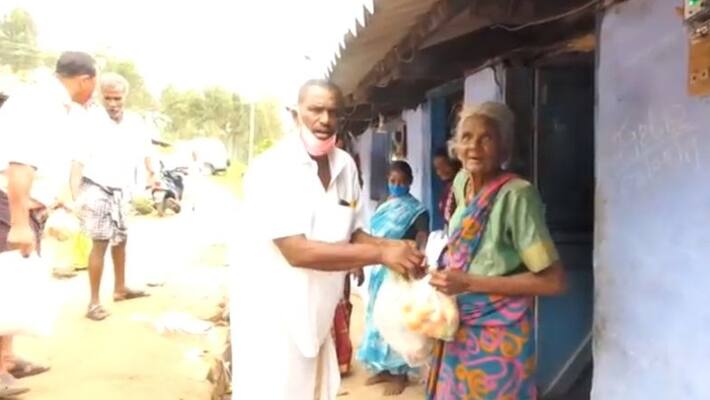ward member who supplies essential items to the needy at his own expense santhanpara ward member who supplies essential items to the needy at his own expense santhanpara