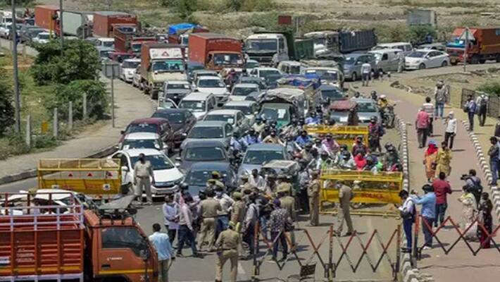 After Noida now Ghaziabad-Delhi border is also sealed kpl After Noida now Ghaziabad-Delhi border is also sealed kpl