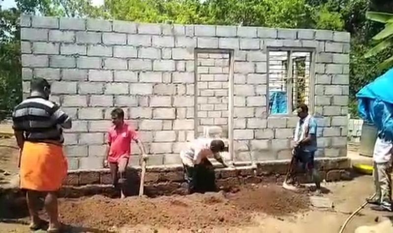 ಮನೆ ಕಟ್ಟುವ ಕಾರ್ಯದಲ್ಲಿ ನಿರತರಾಗಿರುವ ತಂಡದ ಸದಸ್ಯರು
