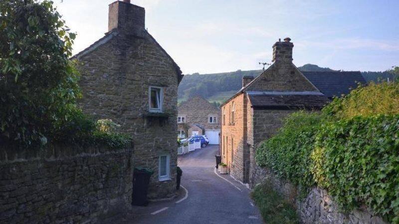The struggle of Eyam village during Great Plague