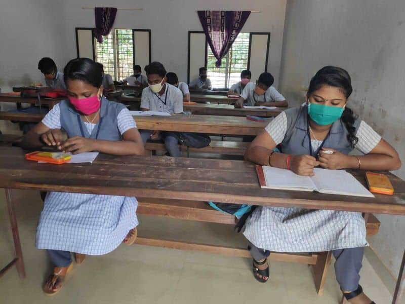 tamilnadu teachers association  demand safety at 12 paper valuation center