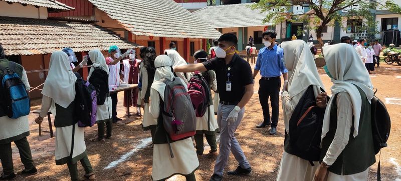 kerala school examination in covid19 time photostory