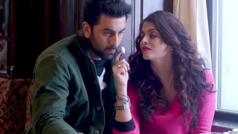 এবার কোনও অভিনেতার সঙ্গে নাম জড়ায়নি ঐশ্বর্য রাই বচ্চনের। বরং তার অপার সৌন্দর্যের পিছনে লুকিয়ে থাকা রহস্য জানার জন্য মুখিয়ে রয়েছেন ভক্তরা।