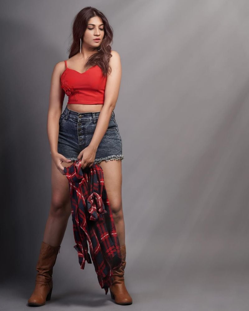 Sandalwood Heroine Iti Acharya Photos