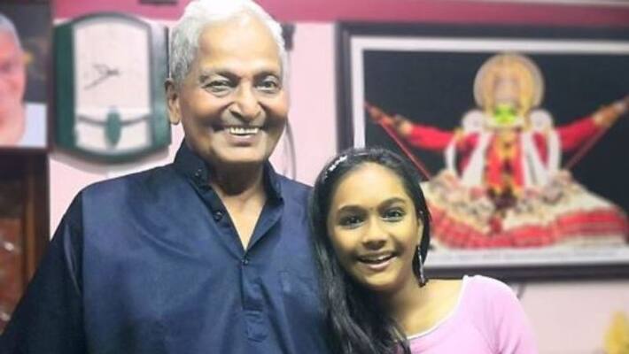 thatteem mutteem actress shivani menon birthday wish to kalamandalam gopi thatteem mutteem actress shivani menon birthday wish to kalamandalam gopi