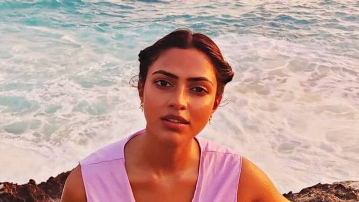 Actress Amala paul Kiss on the head of his friend Photo Going Viral Actress Amala paul Kiss on the head of his friend Photo Going Viral