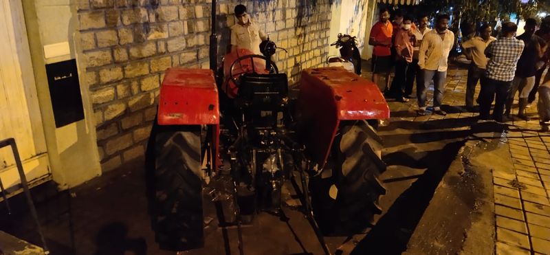 ಸದ್ಯ ಹೊಸಕೆರೆ ಹಳ್ಳಿ ಮನೆಯಲ್ಲಿ ಯಶ್ ಕುಟುಂಬ ವಾಸವಿಲ್ಲ.