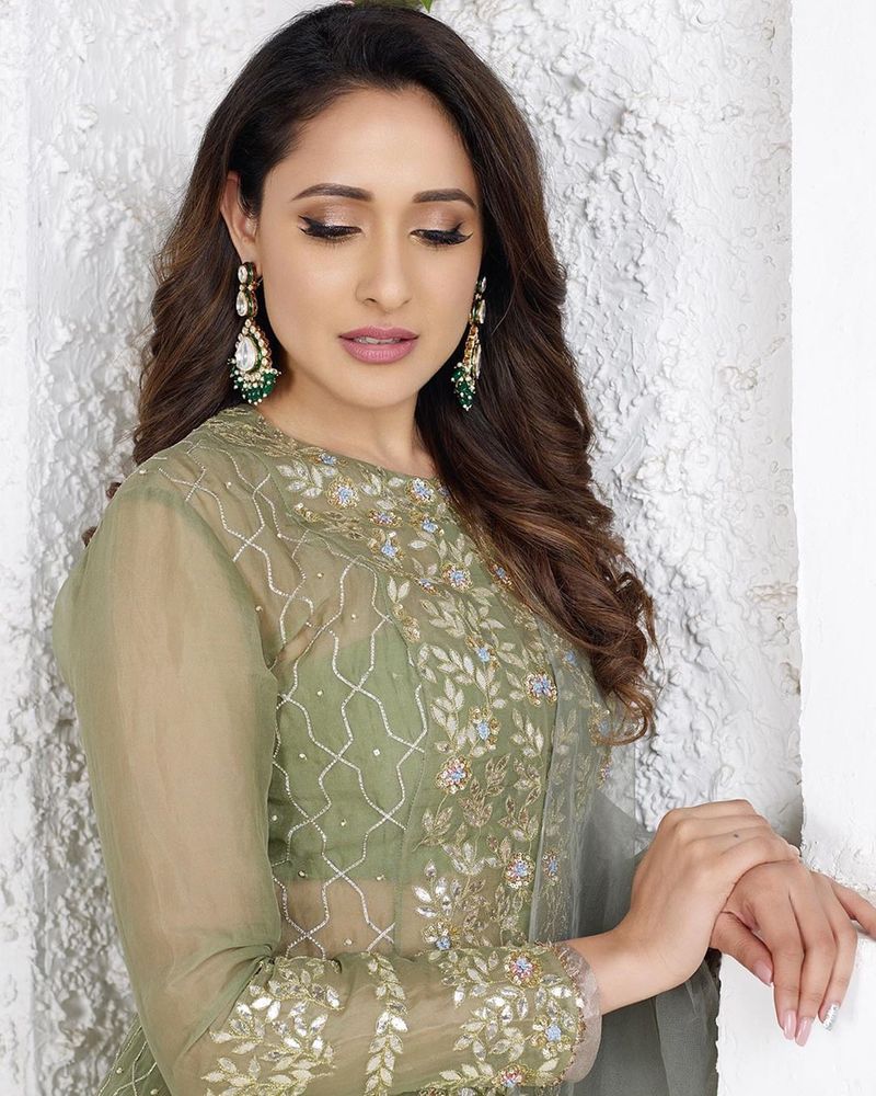 Pragyajaiswal 