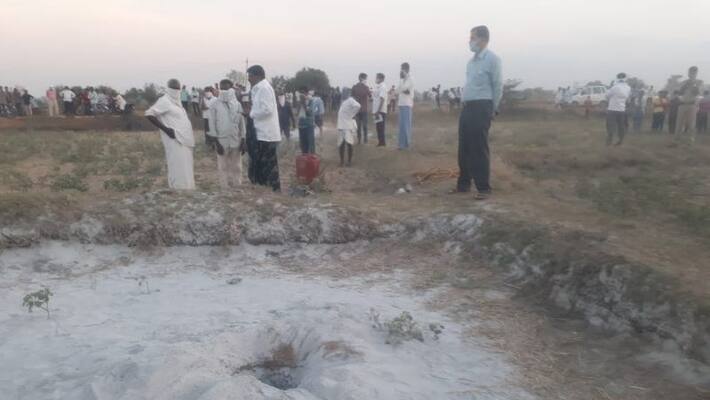 3 year old sai vardhan falls into bore well infront of mother and grand father 3 year old sai vardhan falls into bore well infront of mother and grand father