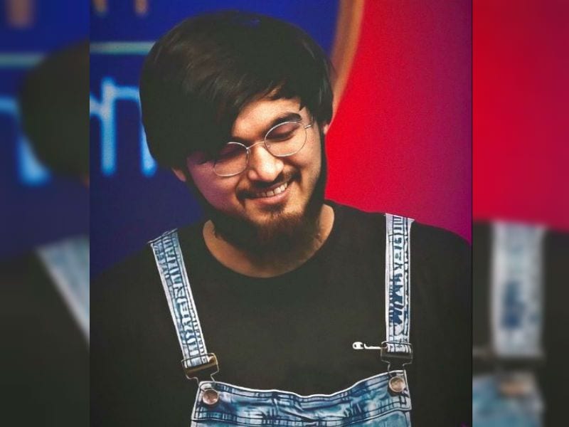 বাংলা সংবাদমাধ্যম জগতে অত্যন্ত নামি সংবাদপত্র প্রথম আলো-তে নোবেল স্বীকার করে নিয়েছেন তাঁর গোপন বিয়ের কথা। জানিয়েছেন, সালসাবিল মেহমুদ নামে এক তরুণীকে তিনি বিয়ে করেছেন। তাঁর এবং সালসাবিল-এর অন্তরঙ্গ ছবিও প্রথম আলোর পাতায় প্রকাশ করেছেন নোবেল।