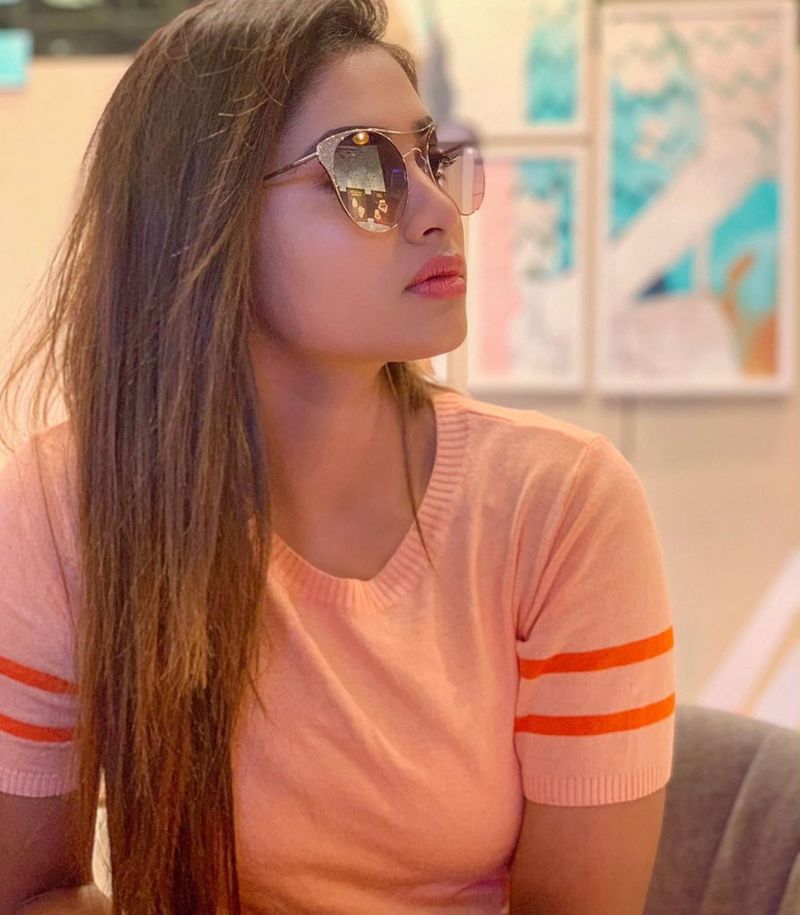 Shivani photo gallery 