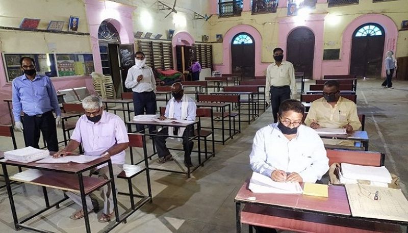पहले चरण के लिए अंक भेजे जा चुके हैं। दूसरे चरण के अंक एक-दो दिन में भेजे जाएंगे। तीसरे चरण में अंक भेजने के बाद मिलान का काम शुरू होगा। 