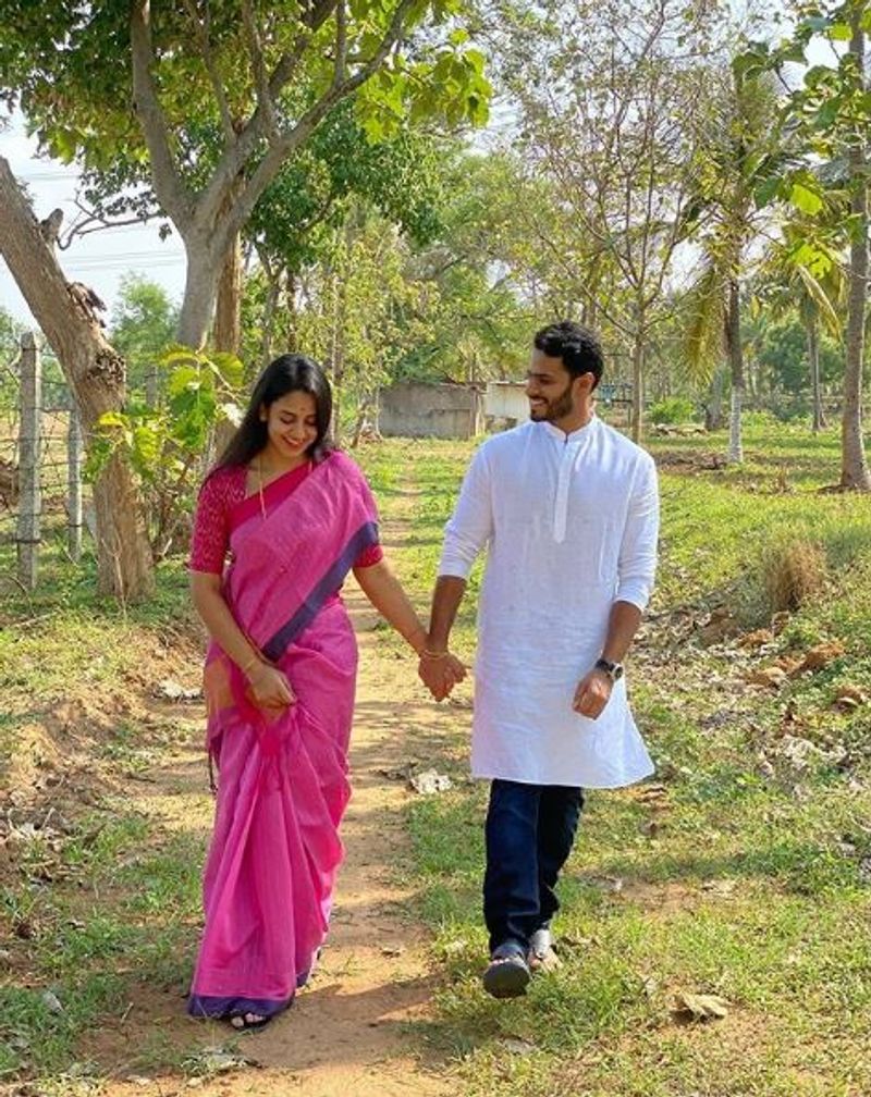 ಲಾಕ್ಡೌನ್ನಲ್ಲಿ ಪತ್ನಿ ರೇವತಿ ಜೊತೆ ನಿಖಿಲ್ ಕುಮಾರಸ್ವಾಮಿ.