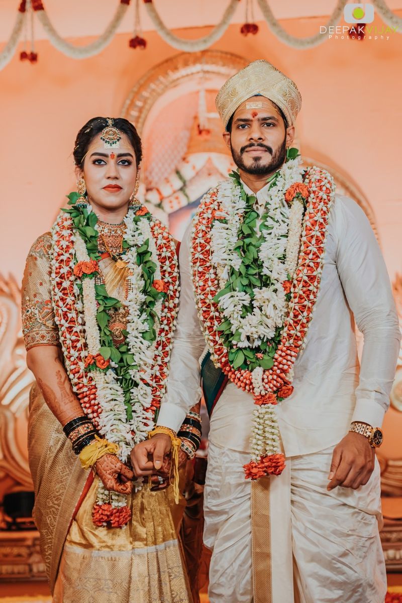 ಅದ್ಧೂರಿ ಮದುವೆಯ ವೆಚ್ಚದಲ್ಲಿ ಬಡವರಿಗೆ, ನಿರ್ಗತಿಕರಿಗೆ ಬೇಳೆ ಕಾಳು ವಿತರಿಸಿ ಸಹಾಯ ಮಾಡಿದ್ದಾರೆ.
