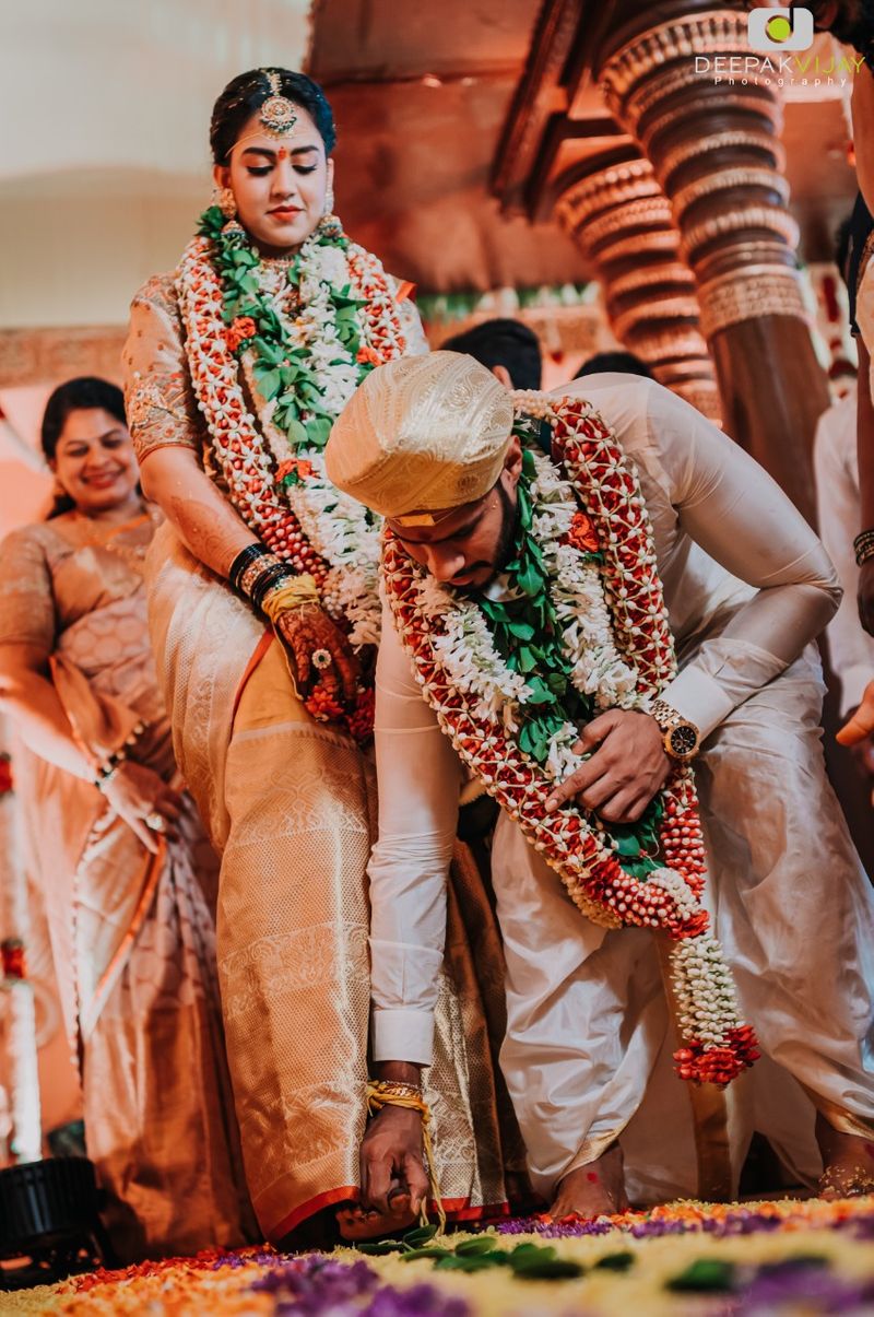  ಸೋಷಿಯಲ್ ಮೀಡಿಯಾದಲ್ಲಿ ನಿಖಿಲ್-ರೇವತಿ ಮದುವೆ ಫೋಟೋಗಳೂ ವೈರಲ್ ಆಗುತ್ತಿವೆ.