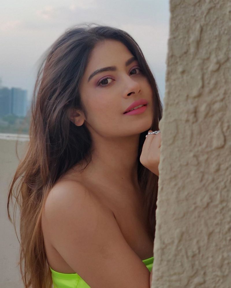 Krishnamukherjee 