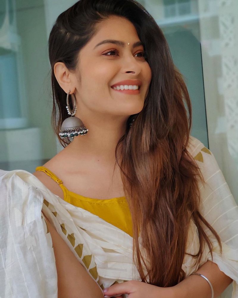 Krishnamukherjee 