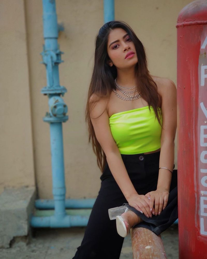 Krishnamukherjee 