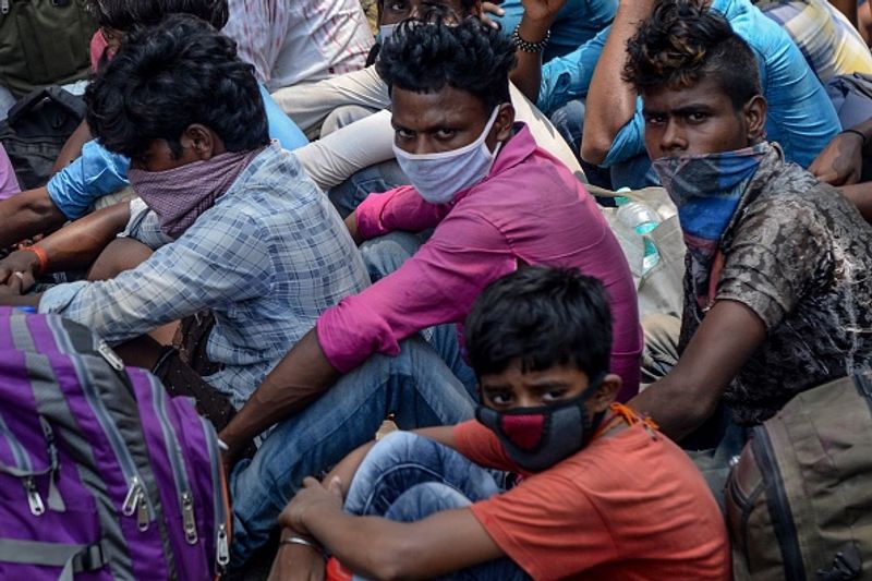 വൈറസിന്റെ വ്യാപന നിരക്ക് 22 ശതമാനത്തില് നിന്ന് 5.5 ശതമാനമായി. കേസുകള് ഇരട്ടിക്കുന്നത് 3.5 ദിവസത്തില് നിന്ന് 13.5 ദിവസമായി കൂടി. ലോക്ക്ഡൗൺ കാരണം നിരക്ക് കുറഞ്ഞു എന്നാണ് ഇന്ത്യൻ സ്റ്റാറ്റിസ്റ്റിക്കല് ഇന്സ്റ്റിറ്റ്യൂട്ടിന്റെ പഠനം.