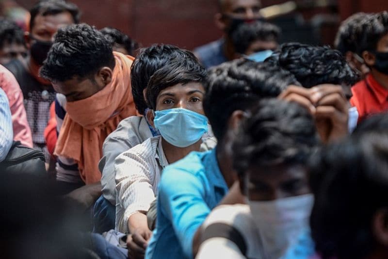 സര്ക്കാര് പറയുന്ന മറ്റൊരു കണക്ക് രാജ്യത്ത് കൂടുതല് ടെസ്റ്റുകള് നടത്തുന്നുവെന്നതാണ്. എന്നാല് കണക്കുകളില് ഏറെ വൈരുധ്യമുള്ളതാണ് സര്ക്കാറിന്റെ ഈ വാദം.