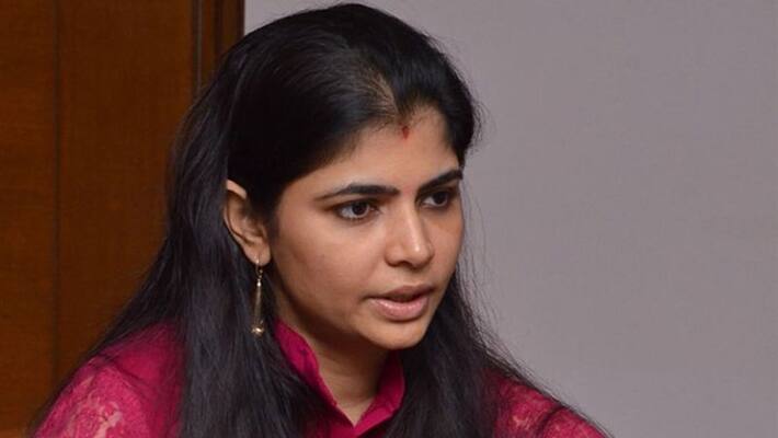 singer chinmayi sensational comments on vairamuthu singer chinmayi sensational comments on vairamuthu