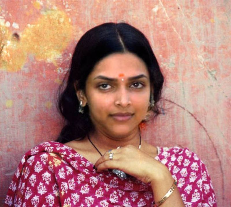 The makers of Om Shanti Om were looking for a female lead opposite King Khan Shah Rukh.