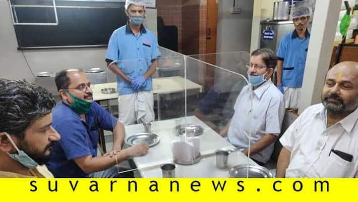 Namma Bengaluru Gandhi Bazaar Vidyarthi Bhavan Idea to maintain covid 19 social distancing Namma Bengaluru Gandhi Bazaar Vidyarthi Bhavan Idea to maintain covid 19 social distancing