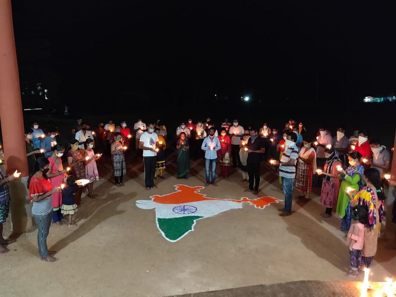 ಕ್ವಾರಂಟೈನ್ನಲ್ಲಿರುವವರಿಗೆ ಬೇಕಾದ ಎಲ್ಲಾ ಸೌಲಭ್ಯಗಳು ಸುಸರ್ಜಿತವಾಗಿ ನೀಡುತ್ತಿದ್ದದು ಈ ಹಿಂದೆ ಜಿಲ್ಲಾದ್ಯಂತ ಸುದ್ದಿಯಾಗಿತ್ತು.