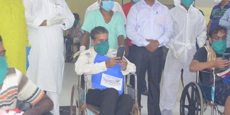 তাঁদের মধ্যে ১০১ জন সুস্থ হয়ে বাড়ি ফিরলেন শুক্রবার। কেউ হাওড়ার বাসিন্দা, তো কারও বাড়ি আবার হুগলিতে।