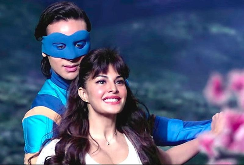 "আজকাল অনেকেই ভাবেন যে ঘনিষ্ঠ যাওয়া মানেই চুম্বনদৃশ্যে লিপ্ত হওয়া। তাই আমি ভেবেছিলাম সঠিক সময় কাট বলে দেব। আমি রোল ক্যামেরা অ্যাকশন বললাম, ওরা একে অপরের কাছাকাছি এল।"