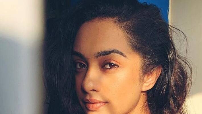 Serial Actress Abigail pandey Topless Yoga photo going viral Serial Actress Abigail pandey Topless Yoga photo going viral