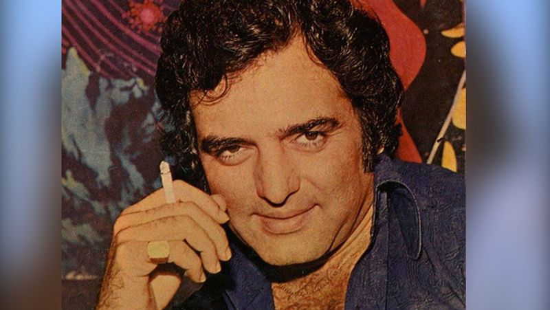 दरअसल, फिरोज अपने छोटे भाई अकबर खान की फिल्म 'ताज महल: एन इटर्नल लव स्टोरी' के प्रीमियर के लिए पाकिस्तान गए थे। इस दौरान उनके साथ अकबर खान, बेटा फरदीन खान, महेश भट्ट, शत्रुघ्न सिन्हा और फिल्म की एक्ट्रेस मनीषा कोइराला साथ थी।