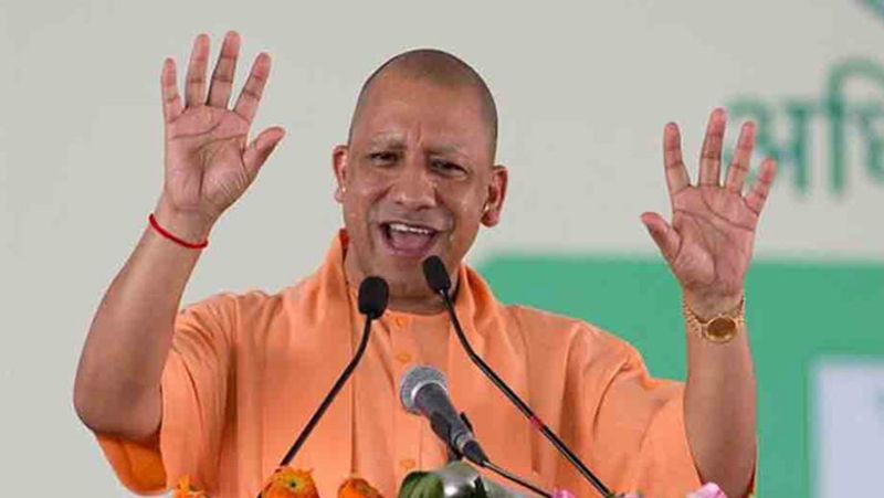 कोरोना वायरस के संक्रमण या फिर बीमारी से अगर किसी निराश्रित की अगर मृत्यु हो जाती है तो सरकार ने उसके अंतिम संस्कार के लिए भी व्यवस्था कराई है। सीएम योगी आदित्यनाथ के आदेश पर निराश्रित की मृत्यु होने पर अंतिम संस्कार के लिए ग्राम प्रधान निधि या नगर निकाय निधि तत्काल पांच हजार रुपये उपलब्ध कराए जाएंगे। 