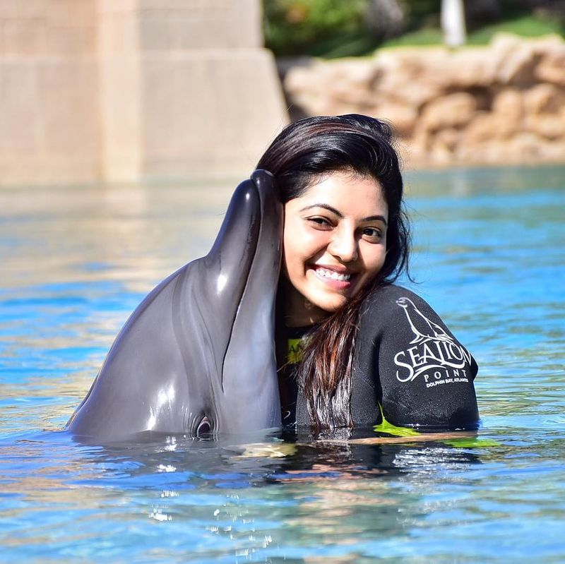 Athulya ravi Beautiful Instagram photos