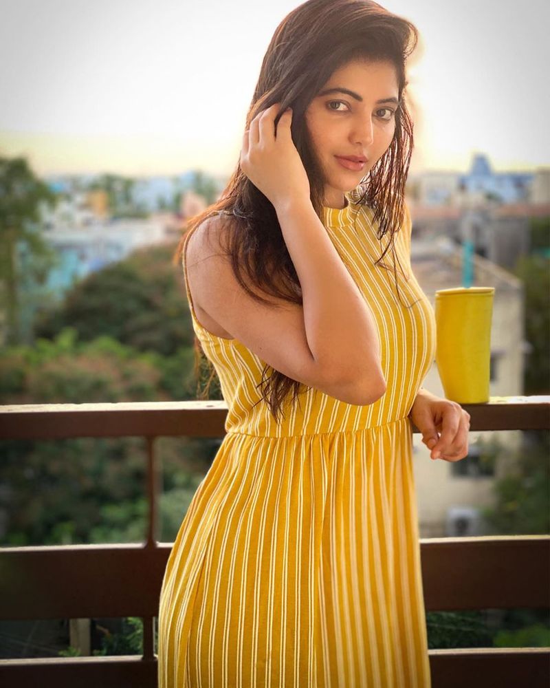 Athulya ravi Beautiful Instagram photos