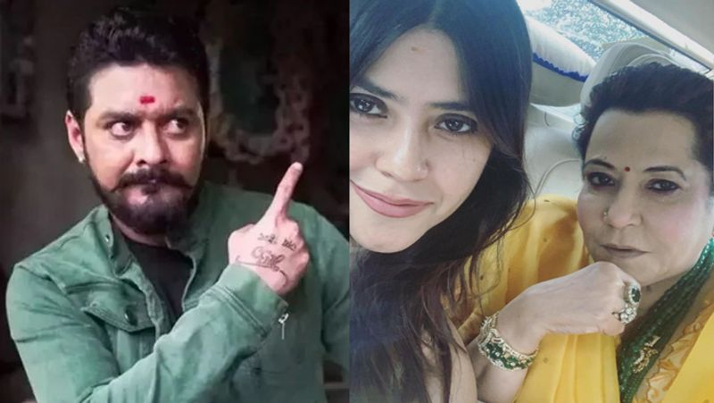 একতা এবং তাঁর মাকে সরাসরি ধর্ষণের হুমকি পর্যন্ত দিয়েছে সে। বর্বতার সীমা ছাড়াতেই মুখ খুললেন একতা। শোভা দে-র প্যানেল ডিসকাশনে উচিত জবাব দিলেন সাইবারবুলিকে।