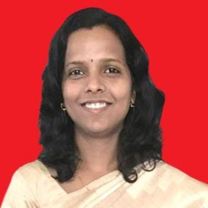 इस विचार के साथ उन्होंने यूपीएससी का आडिया ड्रॉप करने का मन बना लिया। कुछ समय के ब्रेक के बाद उनके पति ने उनका हौंसला बढ़ाया और उनका खोया विश्वास दोबारा हासिल करने में उनकी मदद की। उन्होंने तृप्ति से कहा कि वे कोई भी मुकाम भी हासिल कर सकती हैं और अभी तो कई अटेम्पट्स बाकी हैं। तृप्ति भी पूरी हिम्मत से दोबारा जुट गयीं और अबकी बार उन्होंने सफलता हासिल करके ही दम ली।
