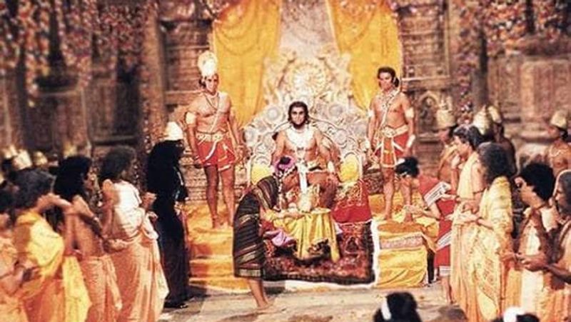 सुनील कहते हैं कि जब सुग्रीव सो गए तो उन सभी ने जाकर उनका दरवाजा खटखटाया। सुग्रीव आवाज सुनकर बाहर आए। उनके बाहर आते ही उन लोगों ने घुंघरू खींच लिए। घुंघरू खिंचते ही छनछनाने की आवाज आई।