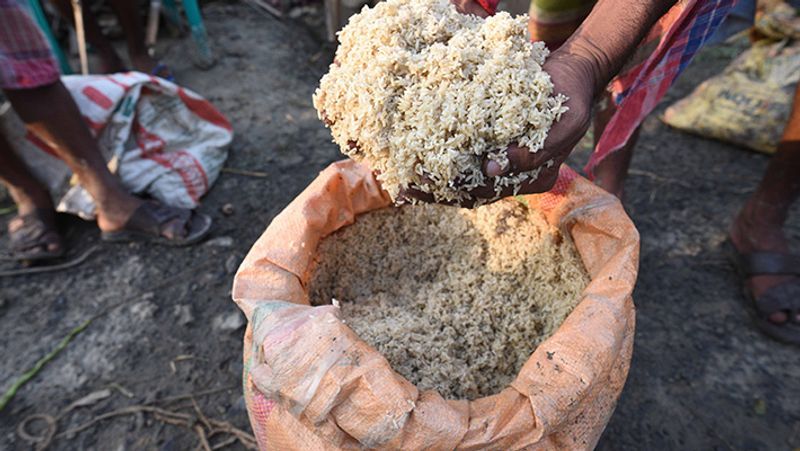 लोगों का अनाज पूरी तरह बर्बाद हो गया था।
