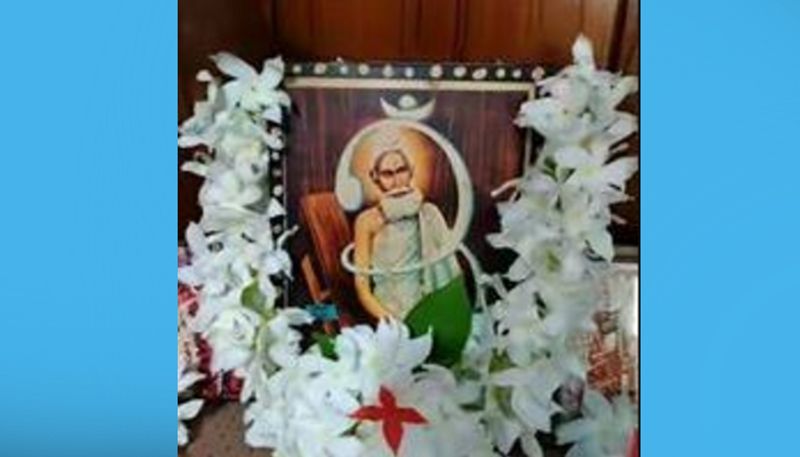নিজের দেহত্যাগের তিথি তিনি নিজেই আগে থেকেই নির্ধারিত করে শিষ্যদের জানিয়ে রেখেছিলেন। বাংলা ১২৯৭ সালের ১৯ জ্যৈষ্ঠ ইংরেজির ১৮৯০ খ্রিষ্টাব্দ (মতভেদে) ১৬০ বছর বয়সে তিথি অনুযায়ী বাবা লোকনাথ দেহত্যাগ করেন।