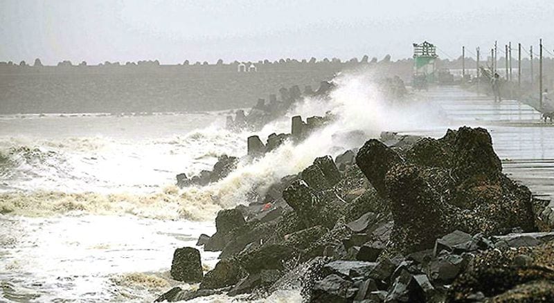 13 fishing boats from Palghar still in sea as Cyclone Nisarga nears