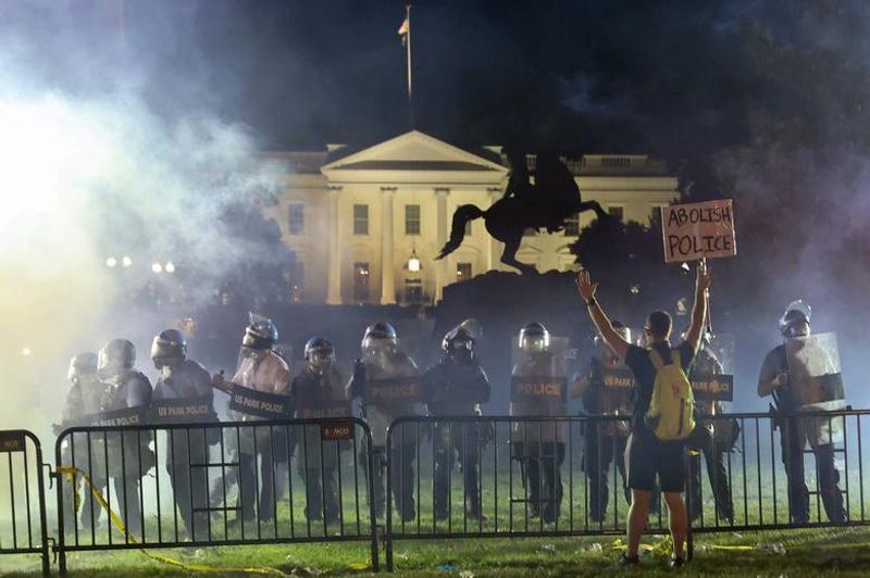 huge protest in front of whitehouse