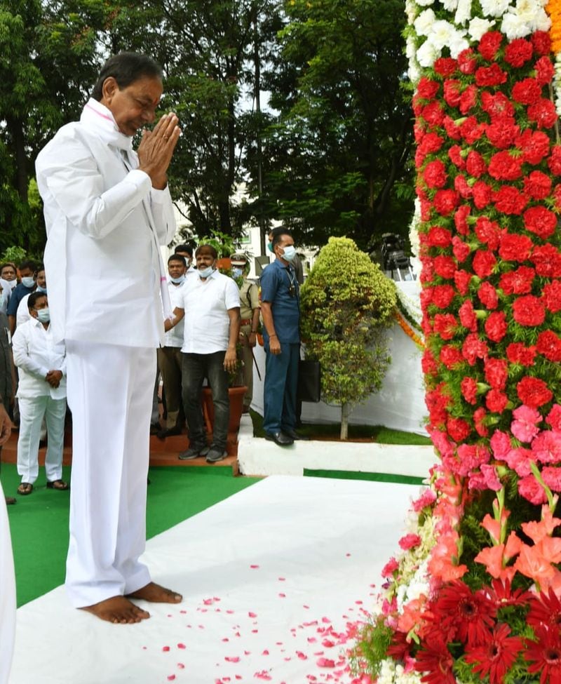 CM KCR Participated Telangana Fornation Day Celebrations